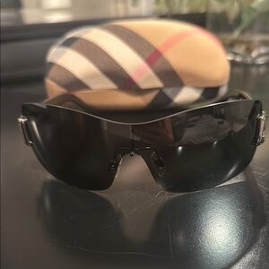 Burberry Black Sunglasses